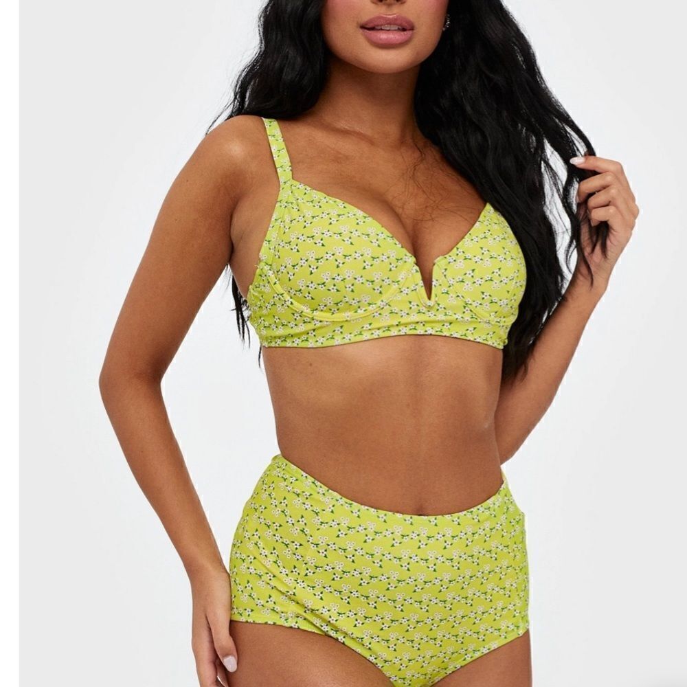 Missguided- ditsy bikini 